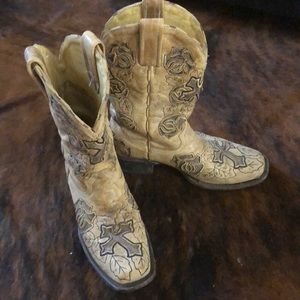 Corral boots